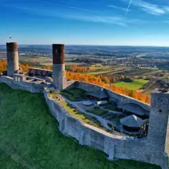 Świętokrzyskie atrakcje: Zamki, góry, dinozaury i plan na weekend!