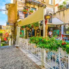 Taormina: Gdzie zjeść? Autentyczne smaki bez pułapek!