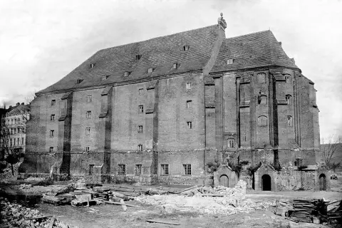 Ponad 90 kościołów w Szczecinie: Liczba, historia i architektoniczne perły.