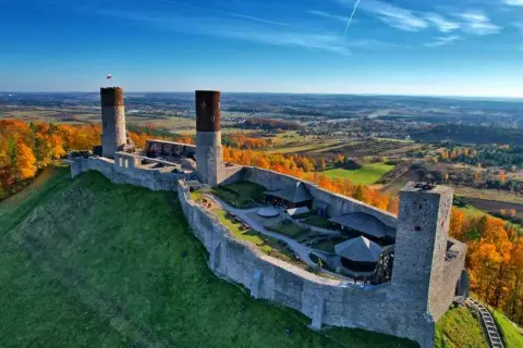 Świętokrzyskie atrakcje: Zamki, góry, dinozaury i plan na weekend!