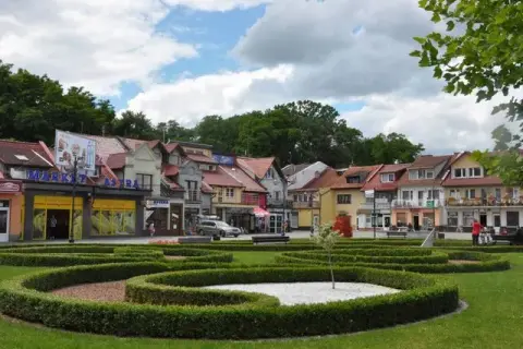 Jezioro Sławskie: Atrakcje, plaże, sport zaplanuj idealny urlop!
