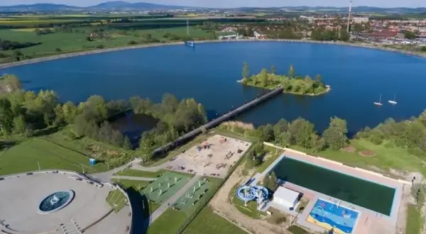 Jezioro Bielawskie: atrakcje, góry, basen planuj idealny dzień!