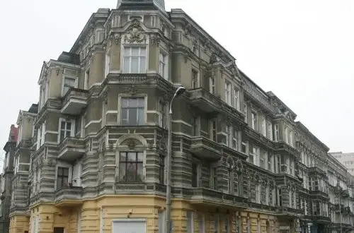 Gdzie mieszka prezydent Szczecina? Prywatność i kontakt.