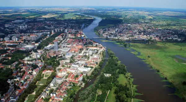 Jaka rzeka płynie przez Szczecin? Odra i jej wodny labirynt