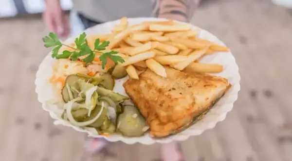 Brzeźno: Kulinarny przewodnik. Gdzie zjeść świeżą rybę i nie tylko?