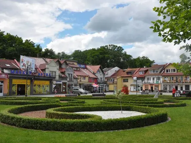 Jezioro Sławskie: Atrakcje, plaże, sport zaplanuj idealny urlop!