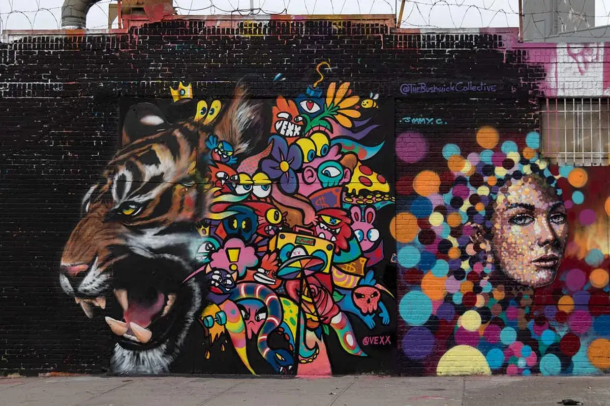Ulica z muralami street art w dzielnicy Bushwick, Brooklyn