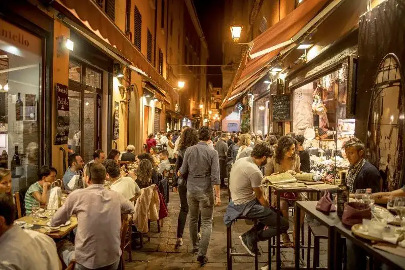 aperitivo in Bologna Quadrilatero