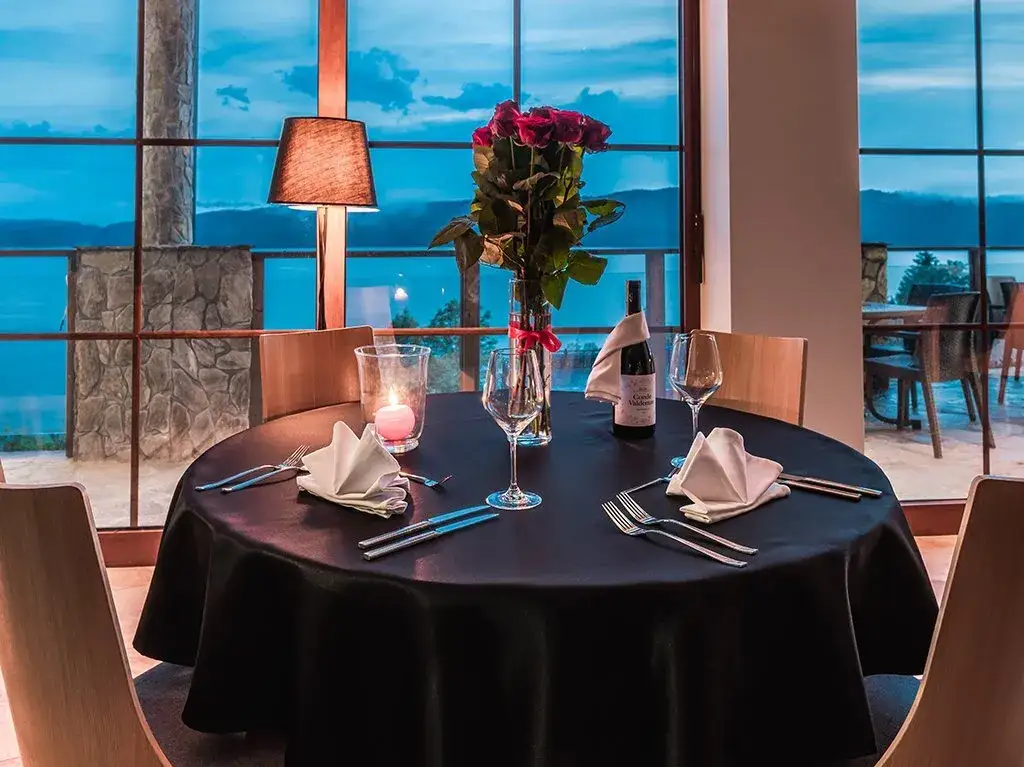 restauracja z widokiem na Jezioro Solińskie