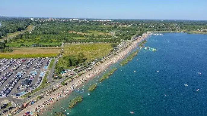 Jezioro Tarnobrzeskie plaża z lotu ptaka