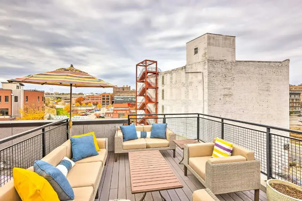 rooftop hotel patio city view