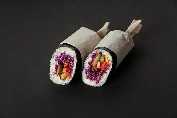 kolaż zdjęć potraw międzynarodowych pizza sushi tapas burrito